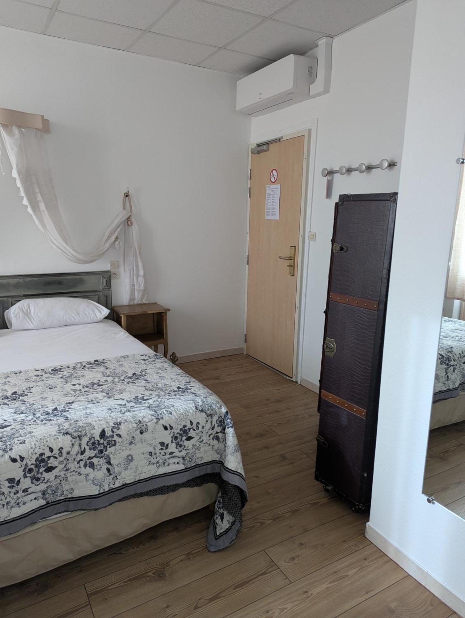 Hotel Du Parc Μοντελιμάρ Δωμάτιο φωτογραφία
